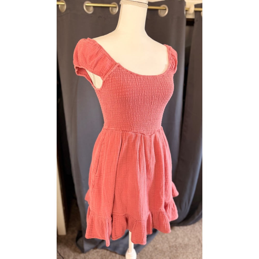 American Eagle Pink Smocked Gauze Mini Dress‎ Cap Sleeve Ruffle Hem Size S/P
